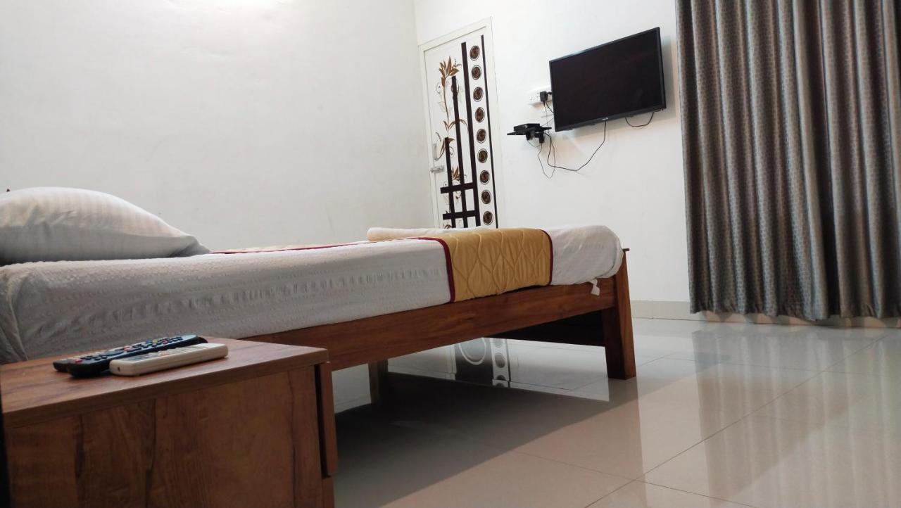 Ripples Service Villas Kollam Bagian luar foto