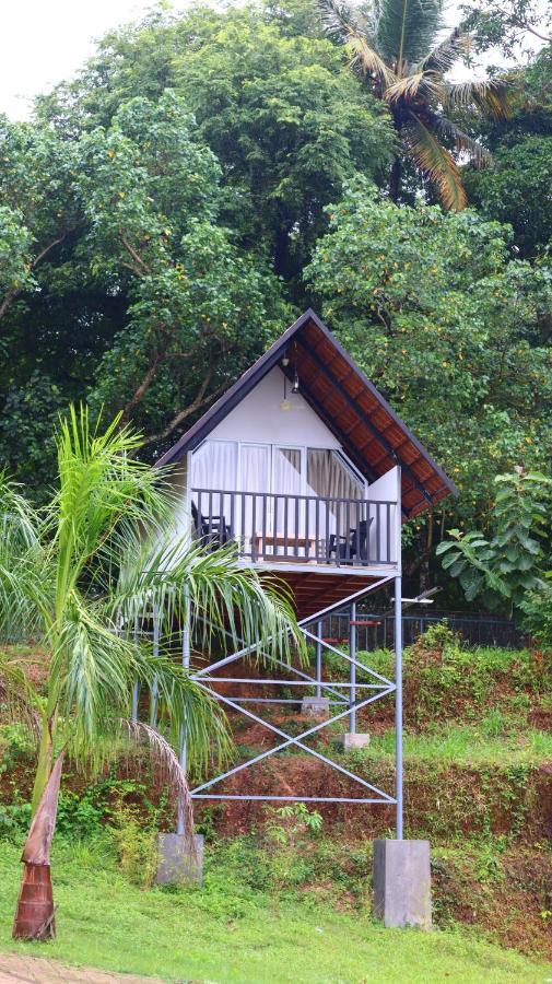 Ripples Service Villas Kollam Bagian luar foto