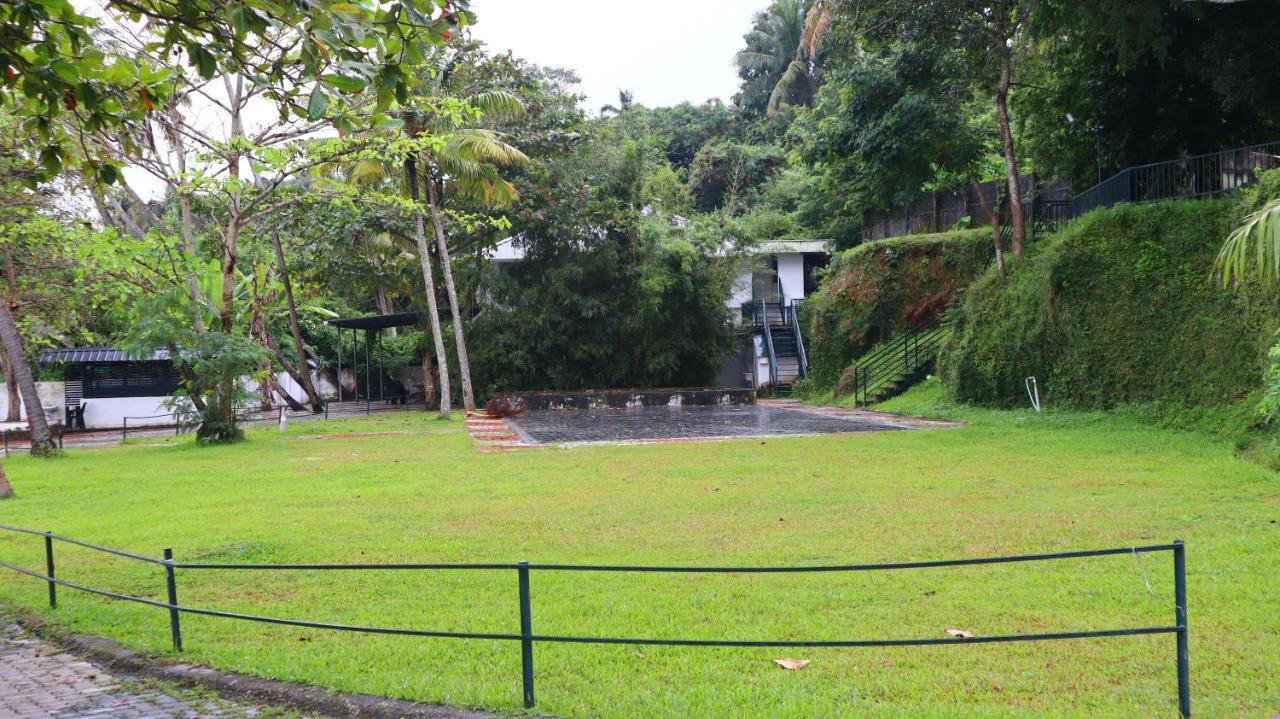 Ripples Service Villas Kollam Bagian luar foto