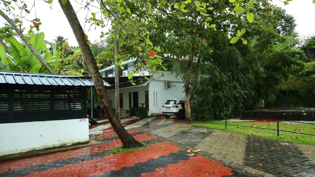 Ripples Service Villas Kollam Bagian luar foto