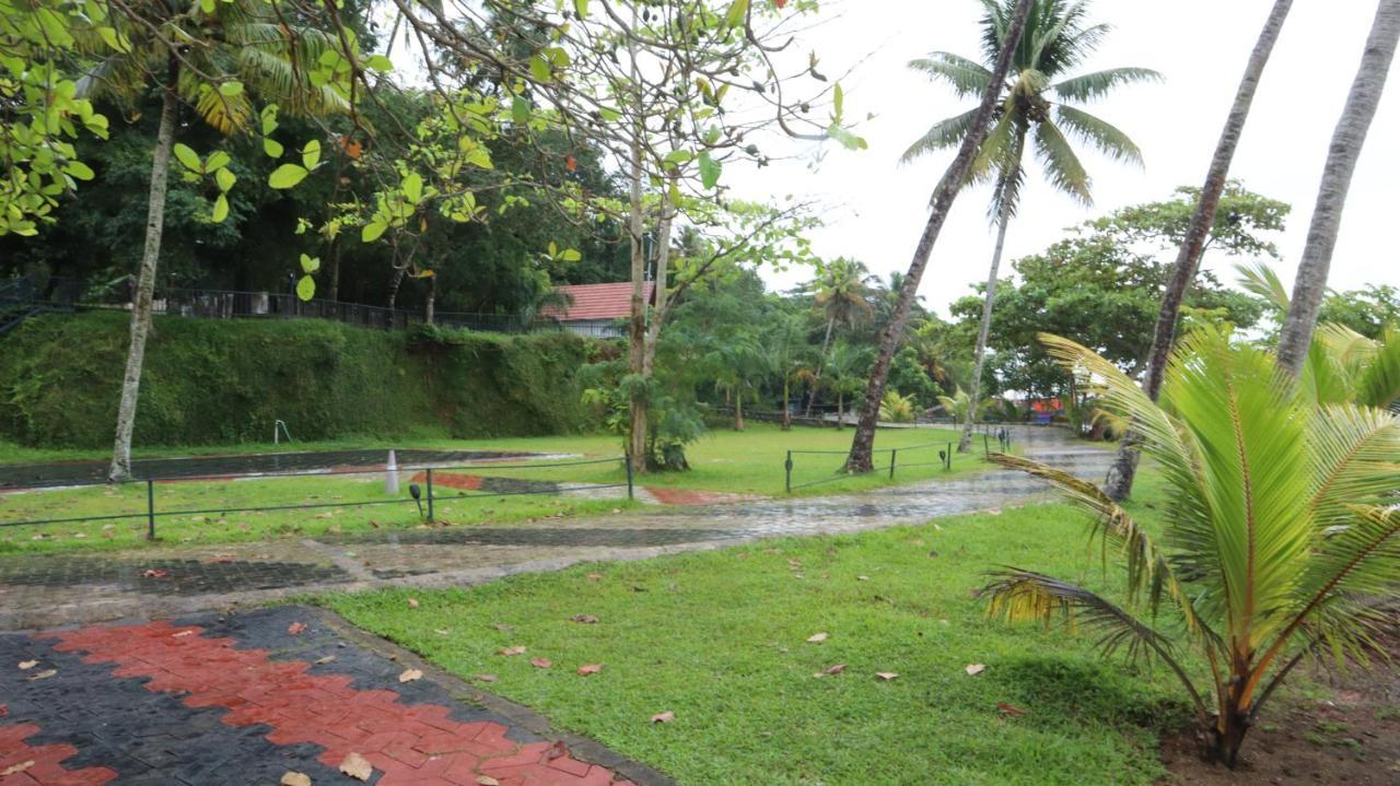 Ripples Service Villas Kollam Bagian luar foto