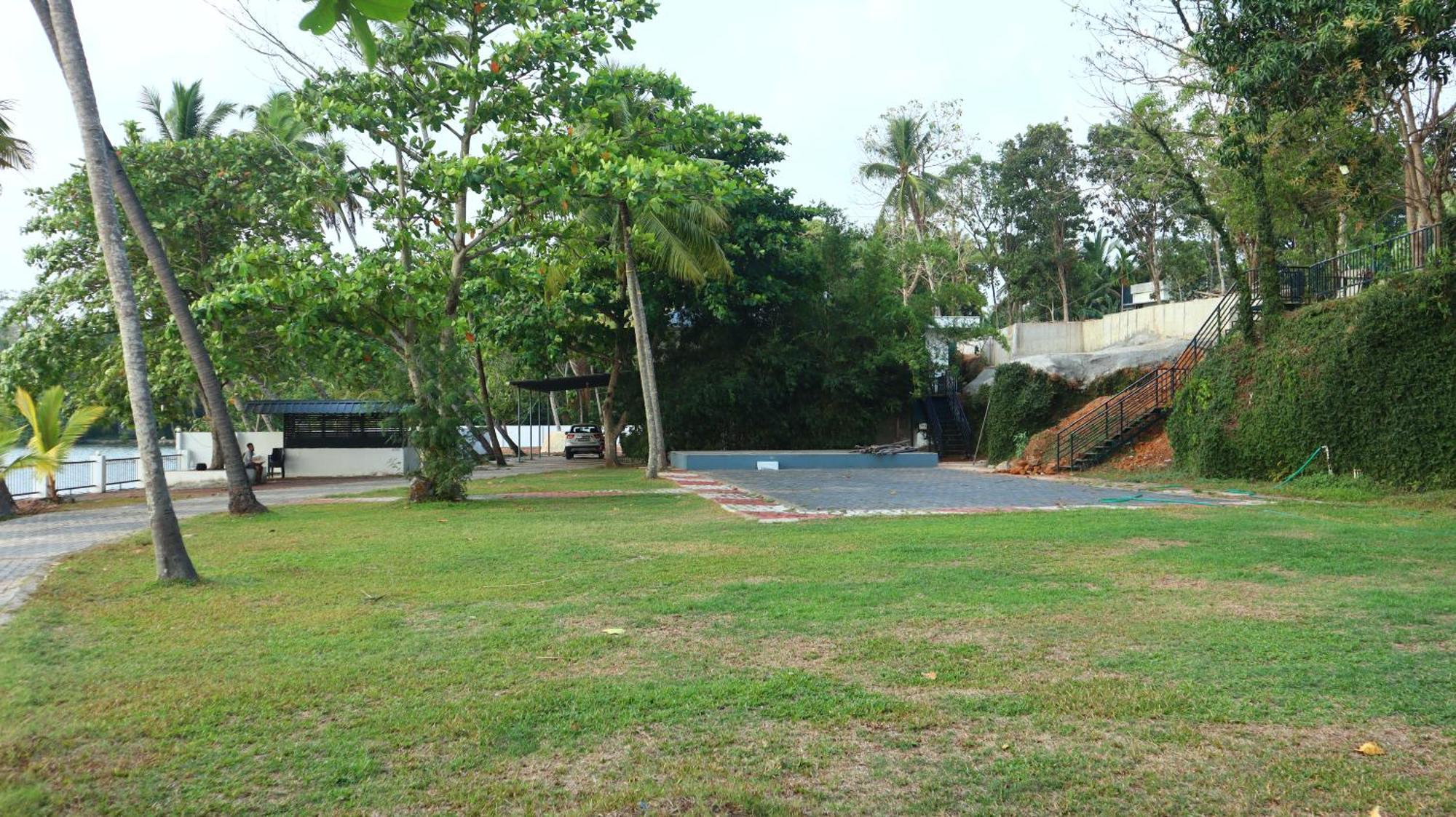 Ripples Service Villas Kollam Bagian luar foto